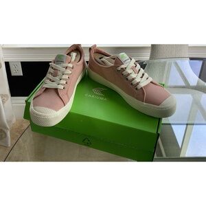 NIB Cariuma OCA Low Rose Canvas Lace-Up Sneaker 8.5